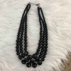 Elegant bead necklace